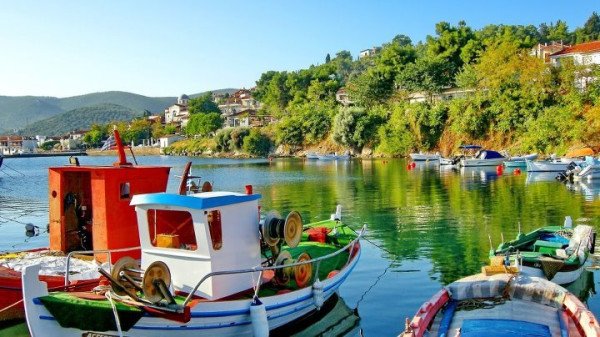 Tirane-Pogradec-Korce-Tirane   1-7 persons