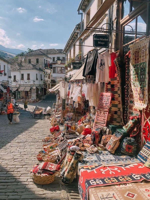 15 days around Albania