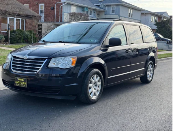 2010 Chrysler Town & Country LX FWD Minivan Front-Wheel Drive 4-Speed Automatic