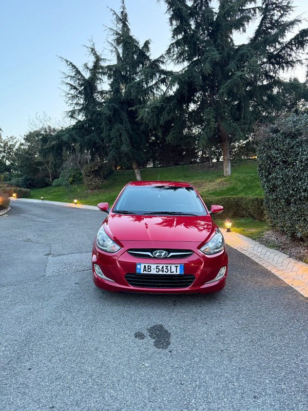 Hyundai accent  2013 1.6 nafte Automatic