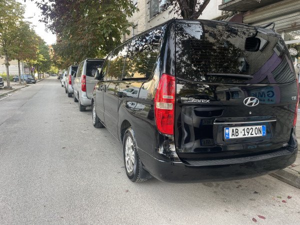 Hyundai Starex AB192ON